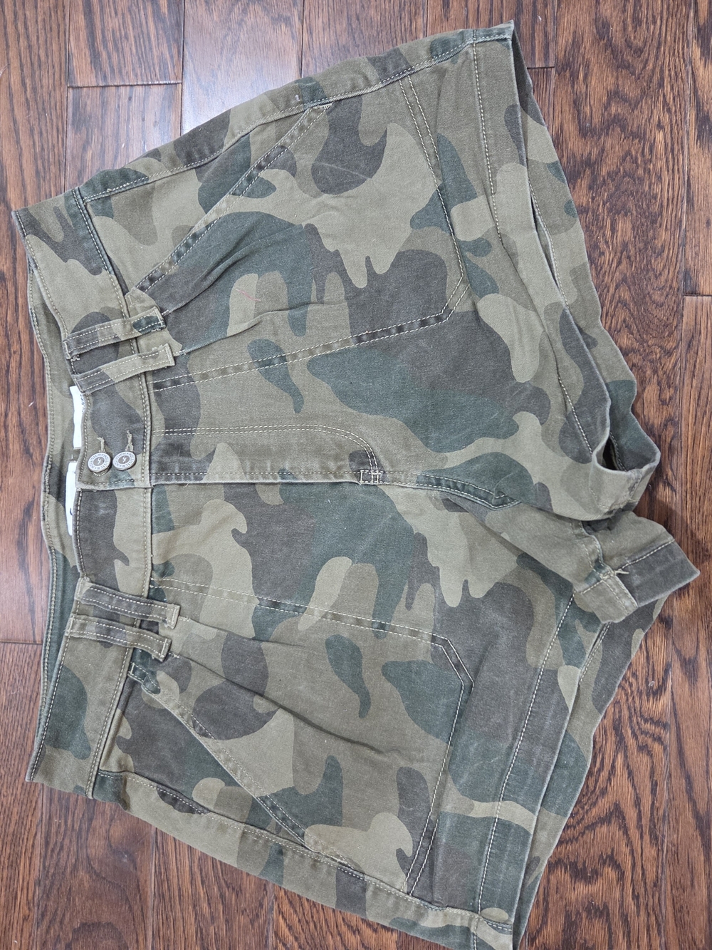 Hollister Camo Print Utility Shorts - Olive & Dark Green